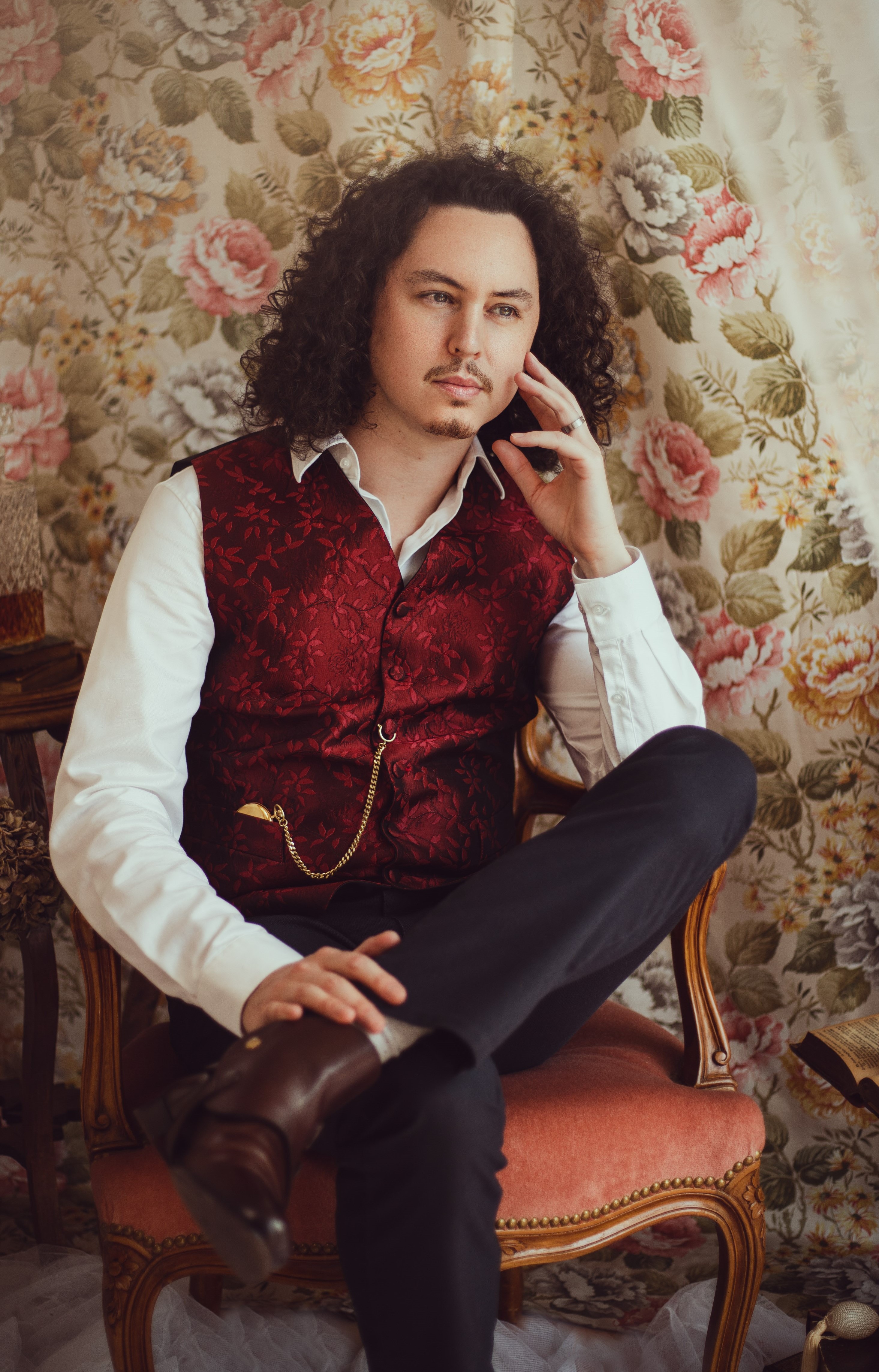 Portrait de Jonathan Randel, pianiste et professeur de piano à Gruffy en Haute-Savoie