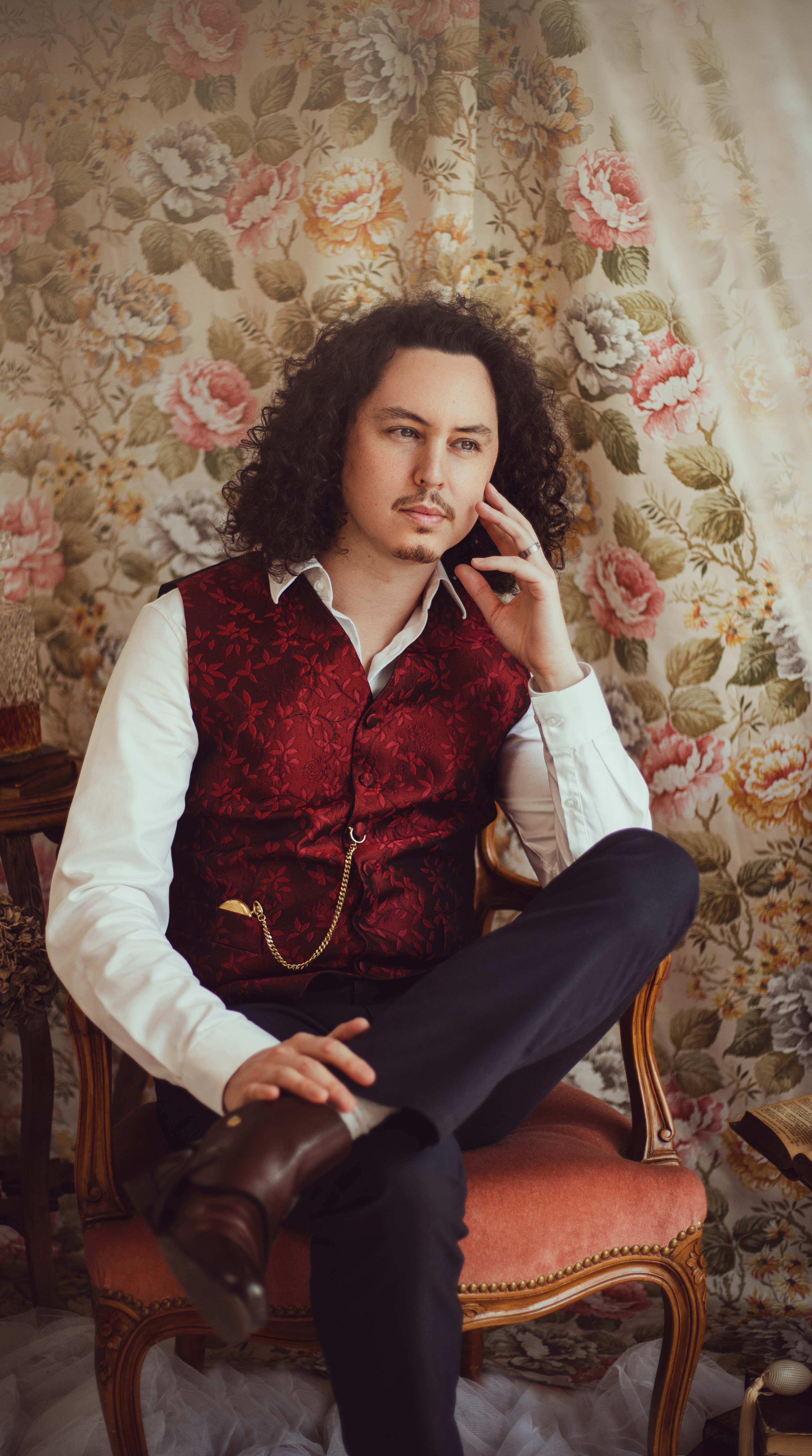 Portrait de Jonathan Randel, pianiste et professeur de piano à Gruffy en Haute-Savoie