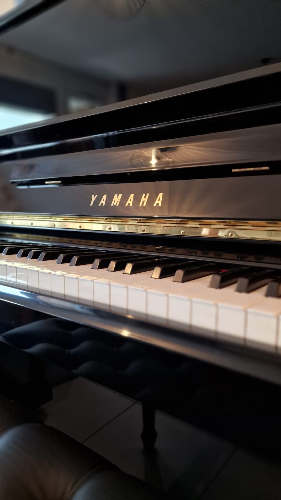 Piano Yamaha — cours de piano à Gruffy
